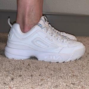 Fila Women’s Disruptor Sneaker White size:8.5